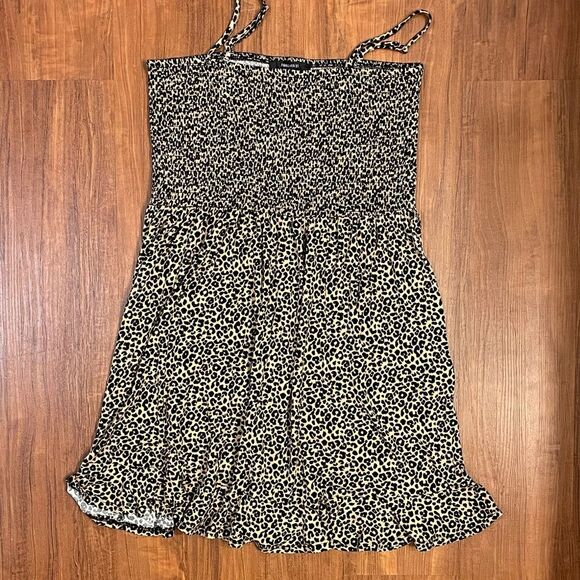 Forever 21 Leopard Print Stretchy Smock Ruffle Hem Mini Spaghetti Dress Medium - Picture 5 of 6